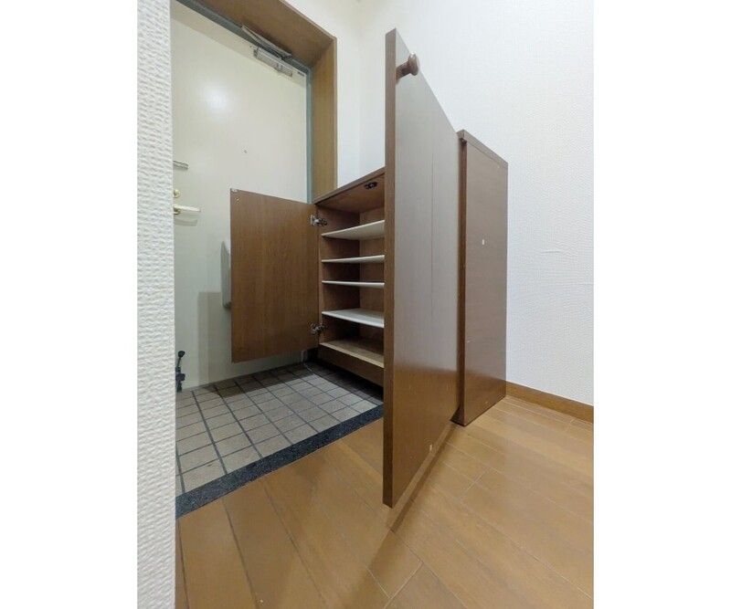 テラス梅の木 玄関