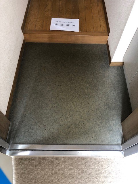 リバーフロントヤシマ 玄関