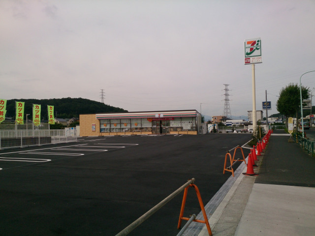 グリーンフィールド石阪 コンビニ