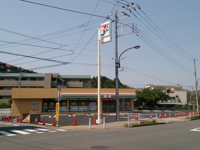 サニーフラット鶴川 コンビニ