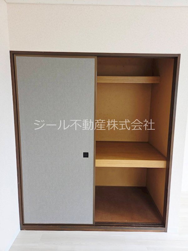 ルミエール上の台 収納