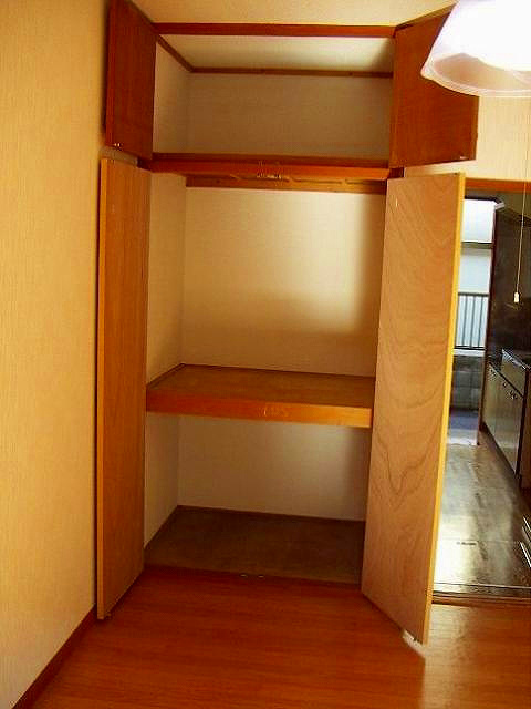 ビューハイツ岡上 収納