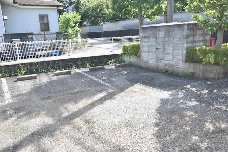 ヴィラ川島Ａ 駐車場