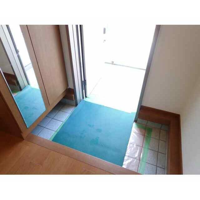 ヴィラ　ルミエール 玄関