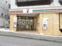 上麻生５丁目貸家 コンビニ