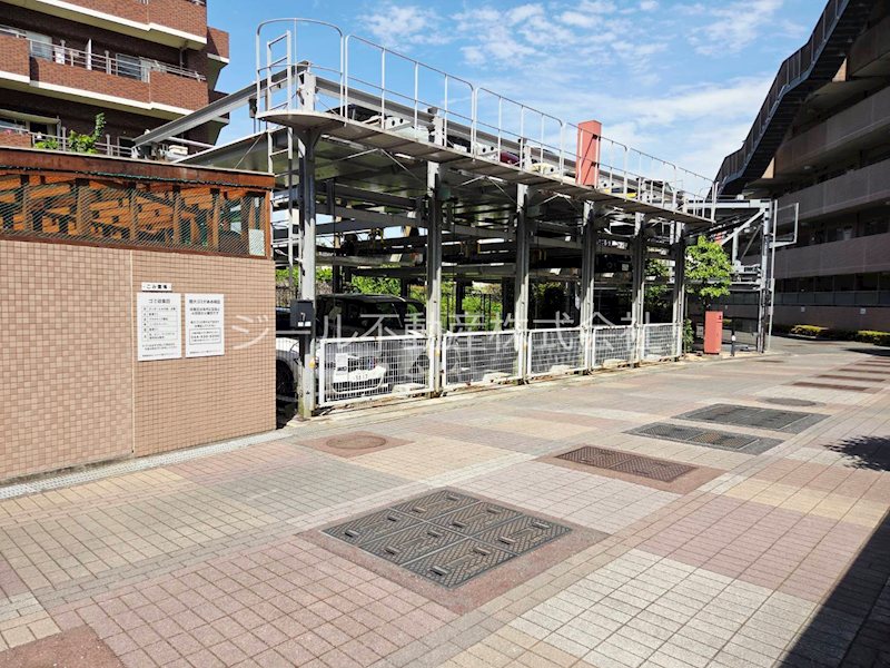 ルピナス鶴川サウスステージ 駐車場