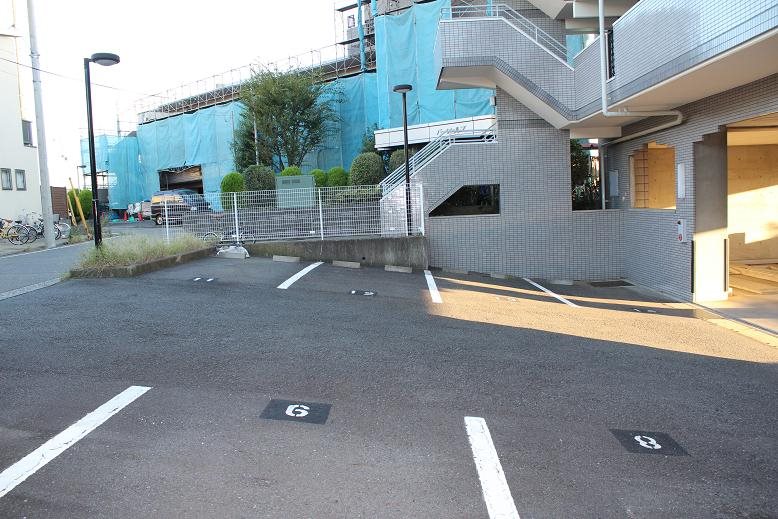 コーポラストマト 駐車場