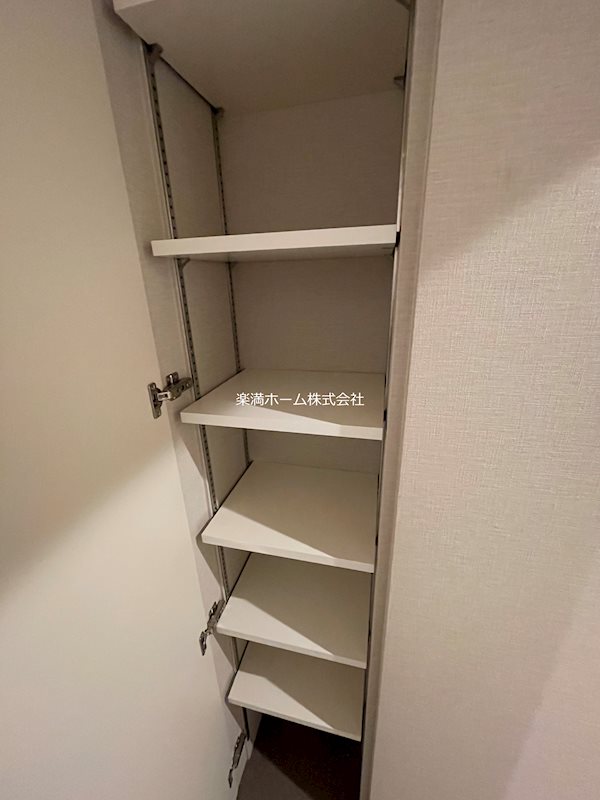 ヴィラスタジオーネ御所南 収納