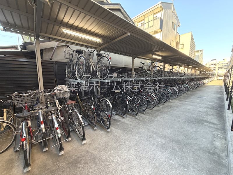 Luxe京都西大路 駐車場