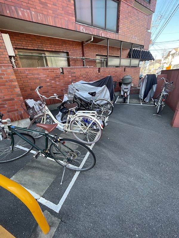 エバーグリーン嵐山 駐車場