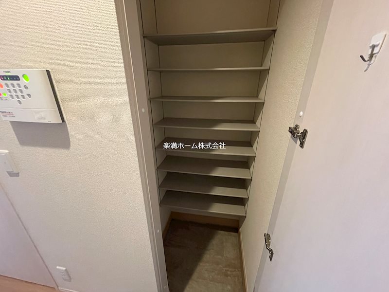 サンシャインガーデン嵯峨嵐山B棟 収納