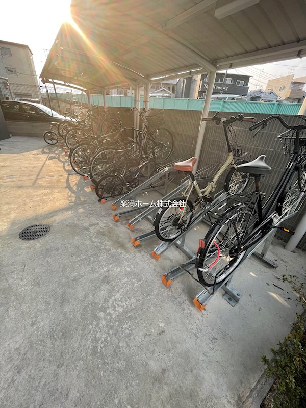 ファーストフィオーレ京都西京極 駐車場