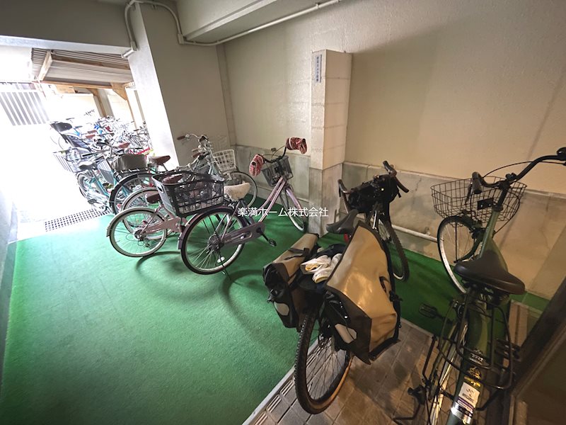 フェニックス堀川 駐車場