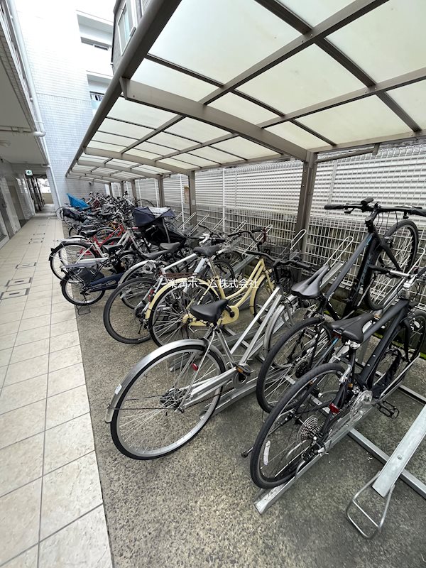 カーサフィオーレ桂 駐車場