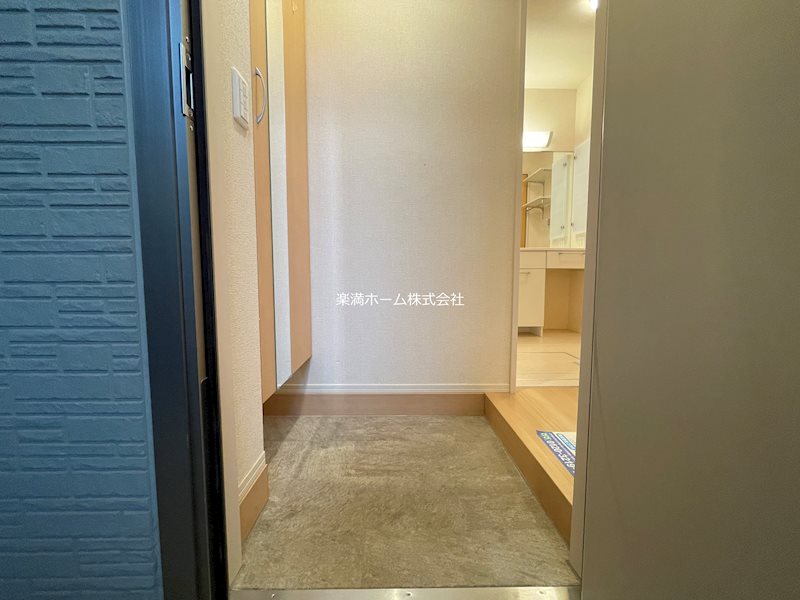 ラ カーザ セレーナ 玄関