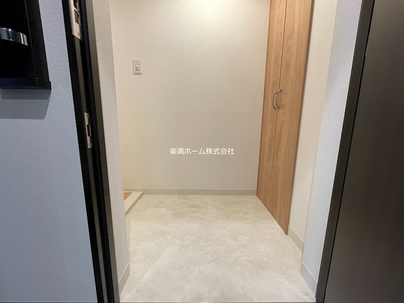 二条城東レジデンス 玄関
