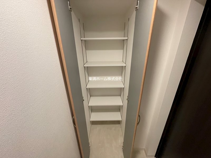 二条城東レジデンス 収納