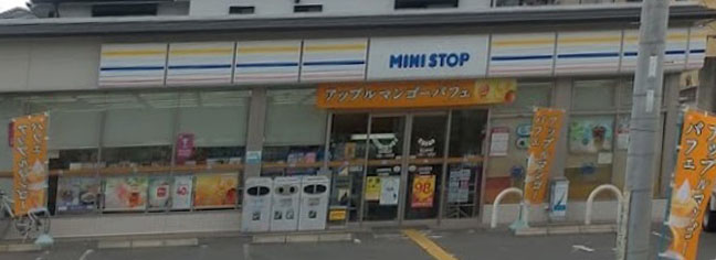 コージーフラット コンビニ