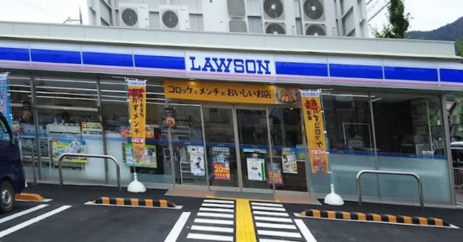 ブランシエスタ山科大塚 コンビニ