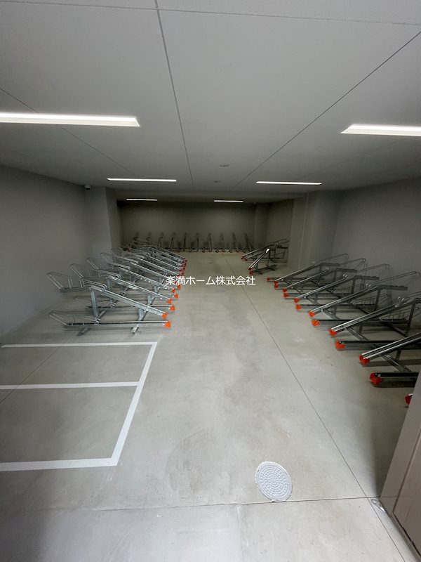 アドバンス京都デタンデュ 駐車場