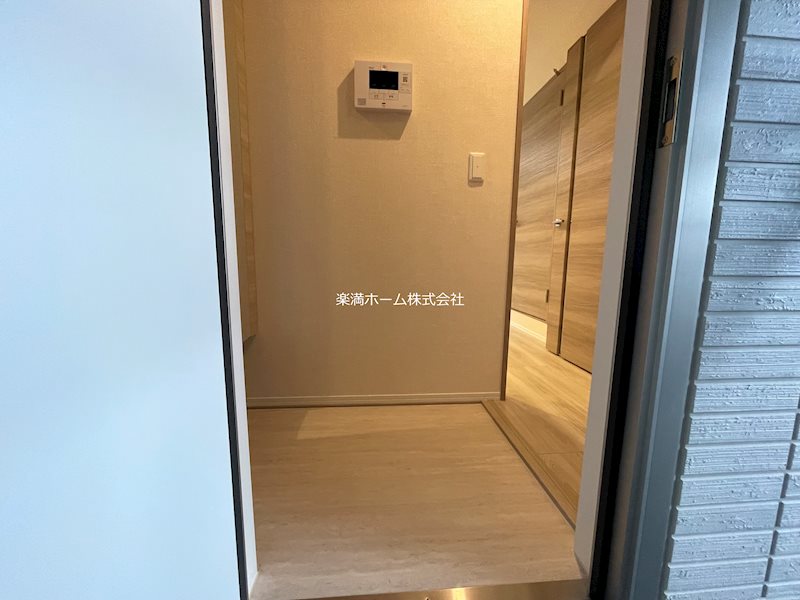 D-ROOM深草小久保町B 玄関