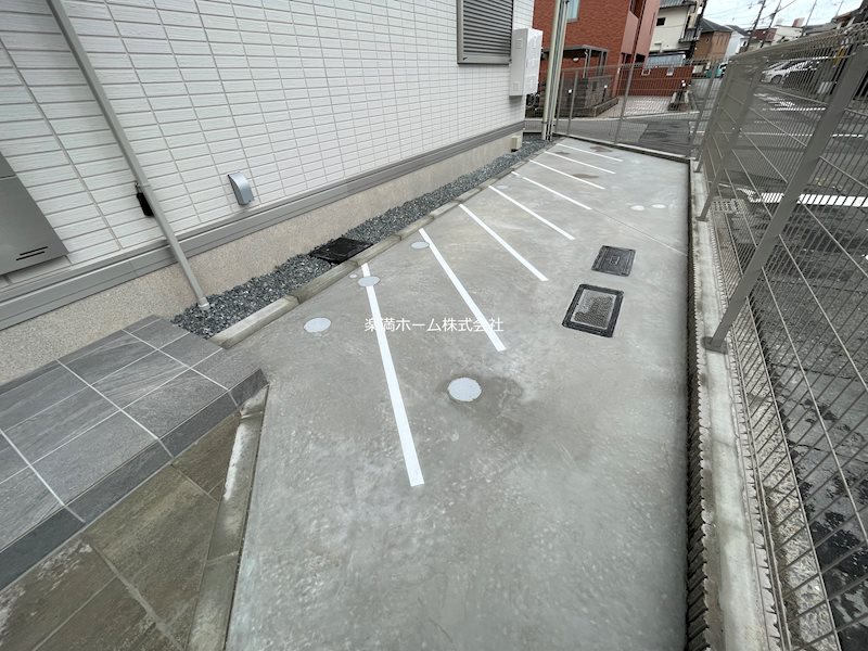 D-ROOM深草小久保町B 駐車場