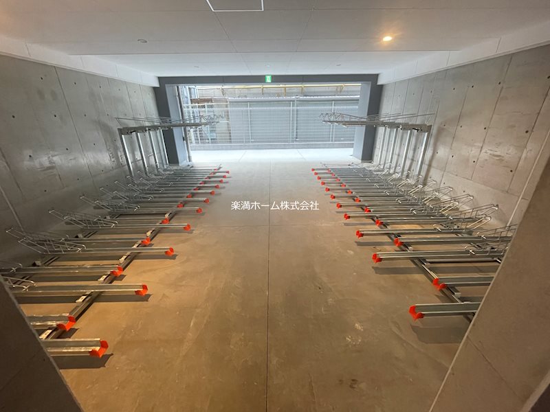ブランシエスタ西京極 駐車場