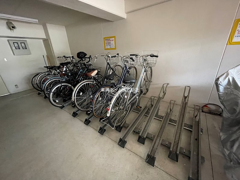 ビクトワール西大路御池 駐車場