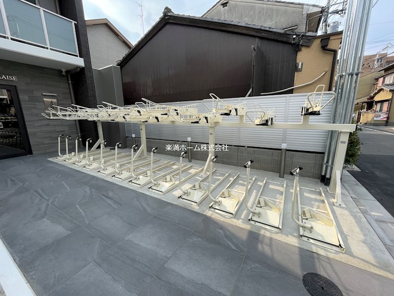 アドバンス京都レイズ 駐車場