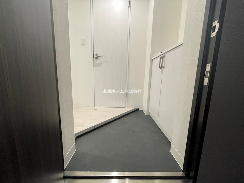 ヴィラ四条大宮 玄関