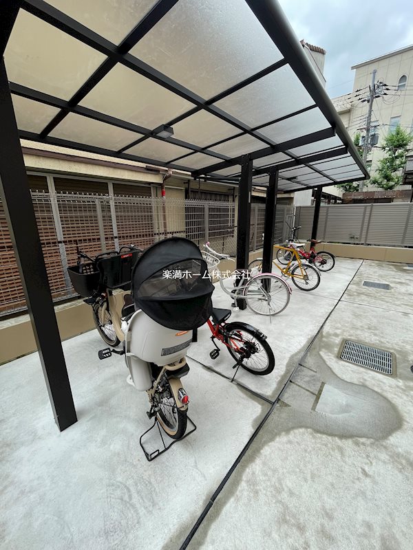 ブランドール北山 駐車場