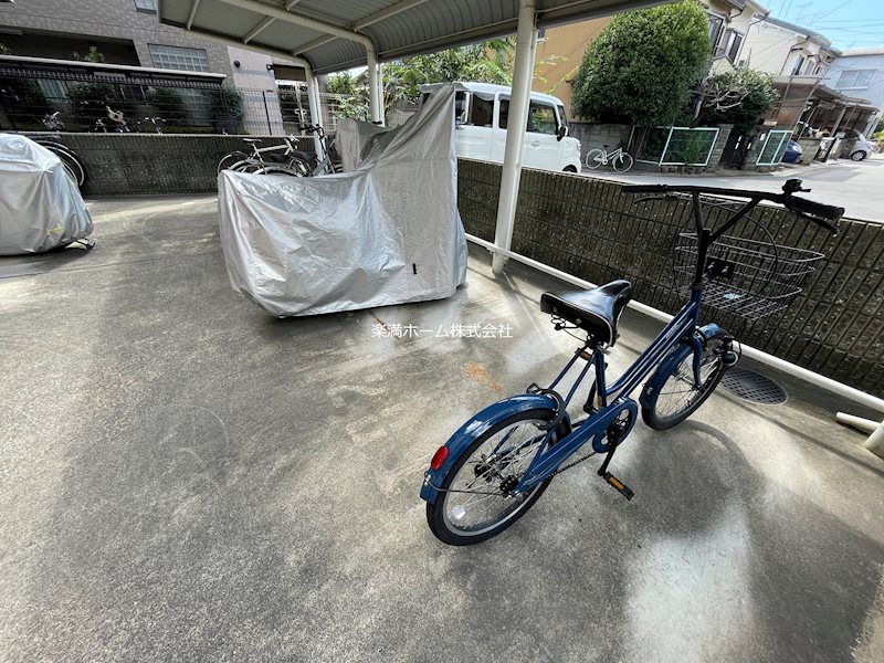 セジュールKaMiNs 駐車場