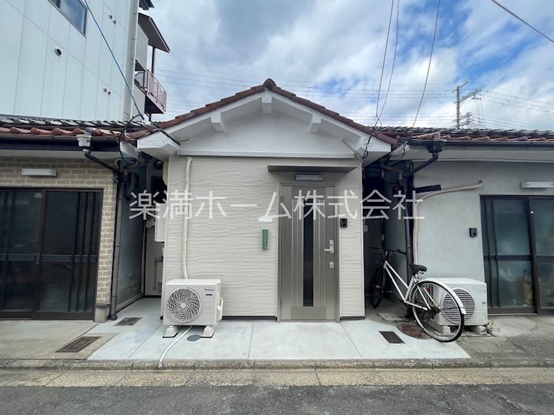 西院春栄町27・28貸家 外観