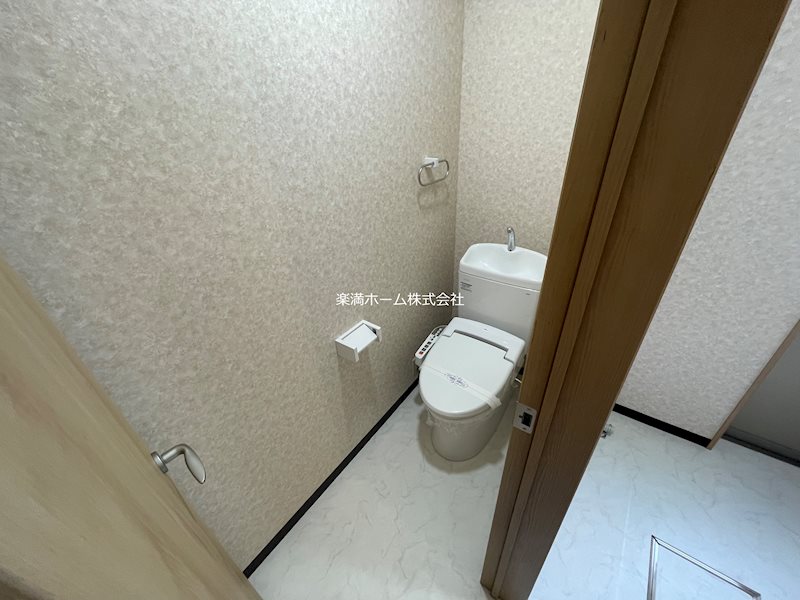 西院春栄町27・28貸家 トイレ