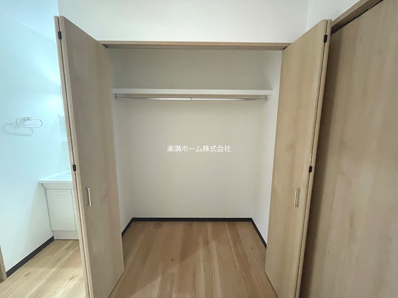 西院春栄町27・28貸家 収納