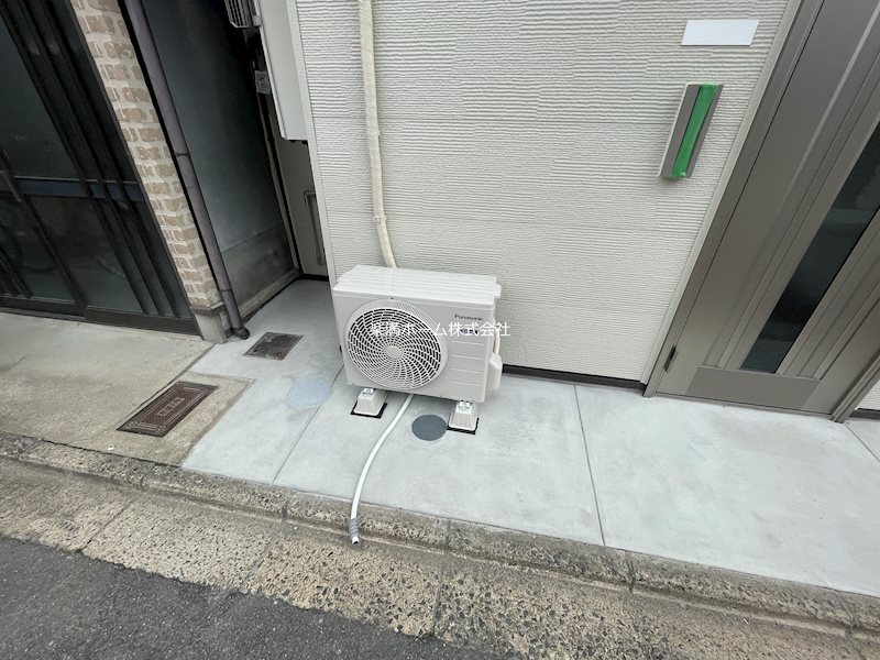 西院春栄町27・28貸家 駐車場