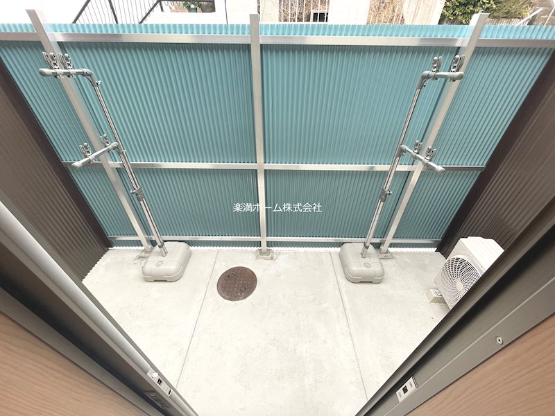 西院春栄町27・28貸家 ベランダ