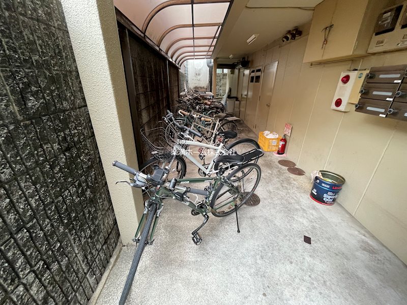 ルシェール西院 駐車場