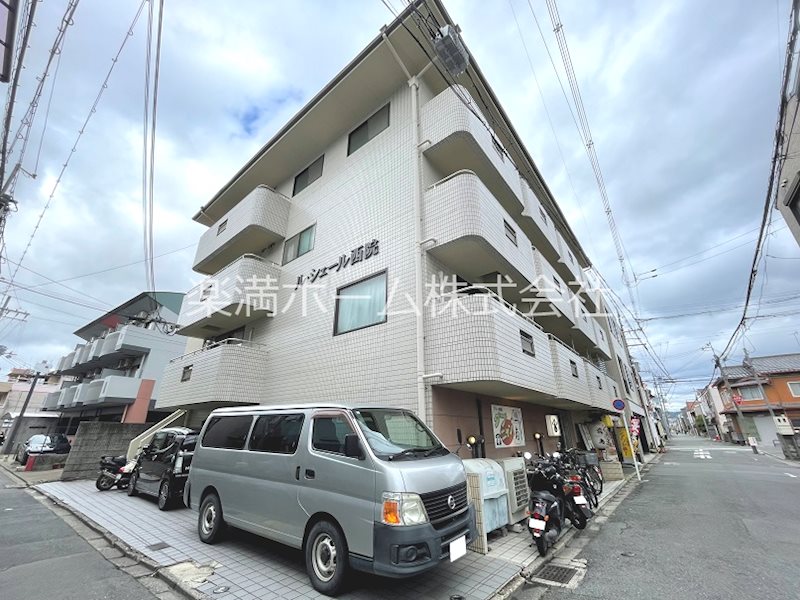 ルシェール西院 外観