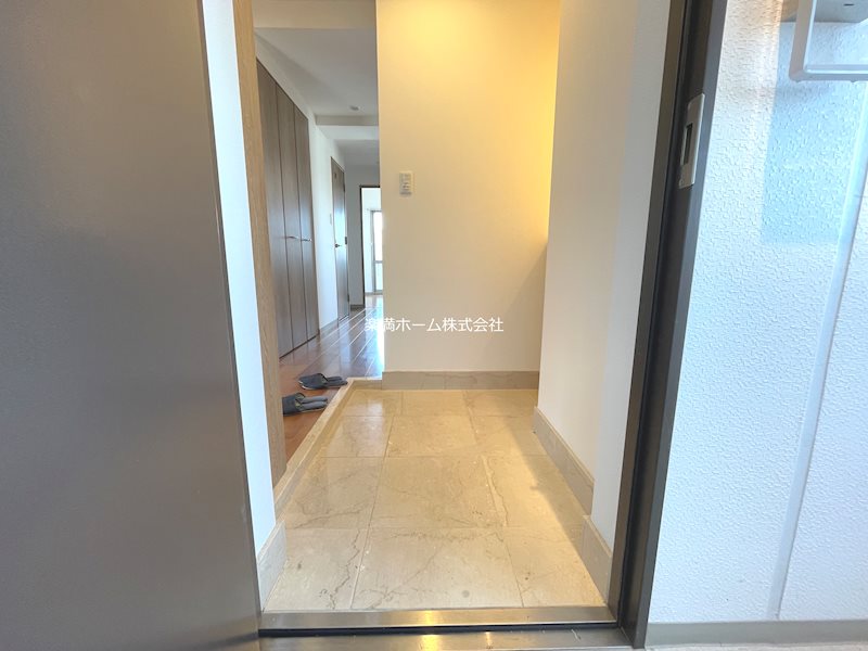 シルエラ御所南 玄関