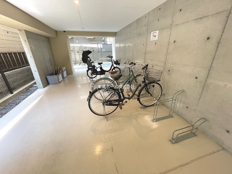 シルエラ御所南 駐車場