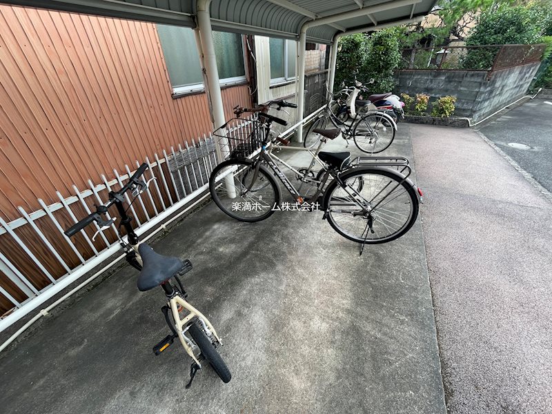 ヴェルツ音羽 駐車場