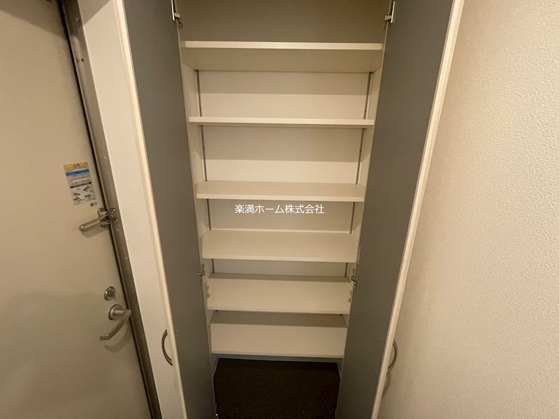 ジーメゾン山科ノース 収納