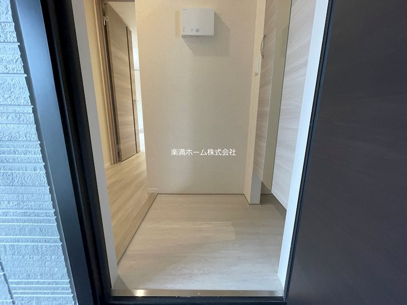 GRAMM御陵荒木C 玄関