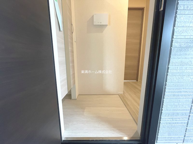 GRAMM御陵荒木C 玄関
