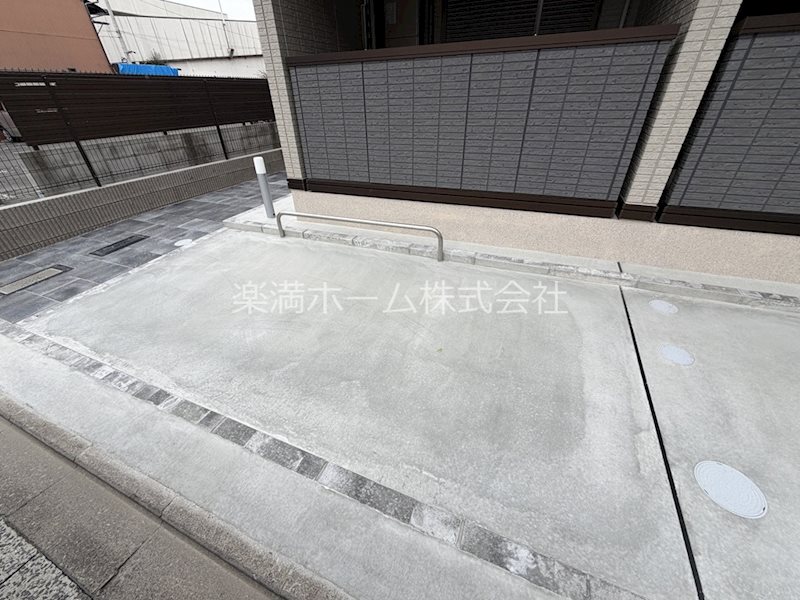 GRAMM丹波口 駐車場