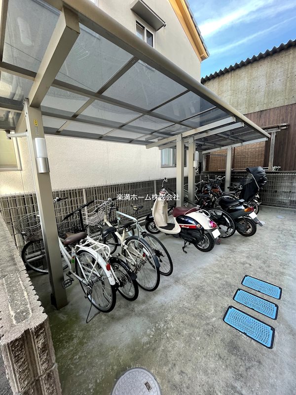 ラ・セゾン嵐山 駐車場