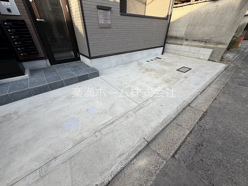 ハーモニーテラス花園寺ノ内町 駐車場