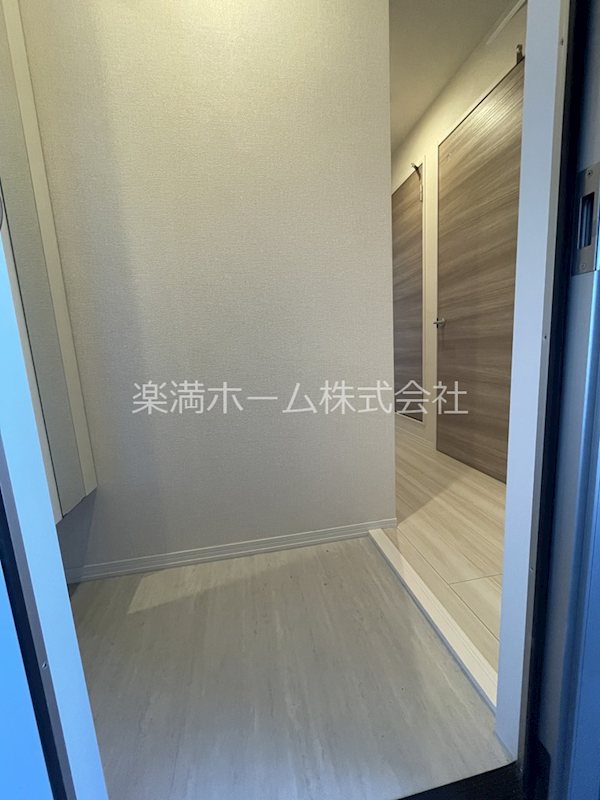 太秦レジデンスW棟 玄関