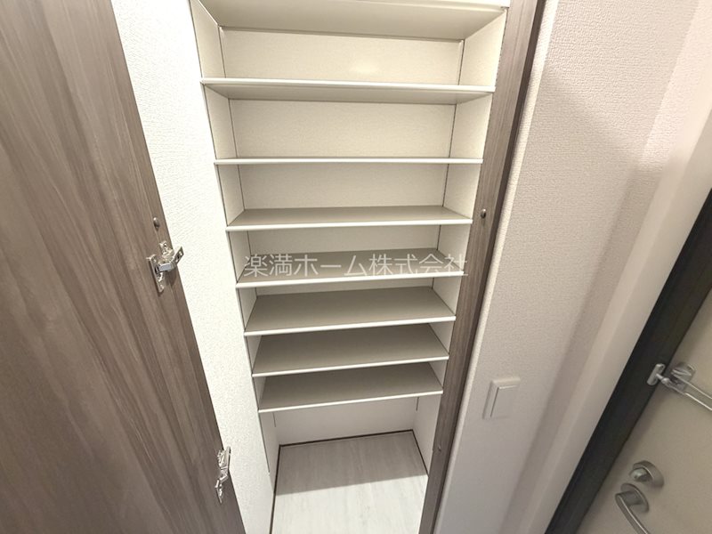 GRAMM東小野堀町EAST  収納